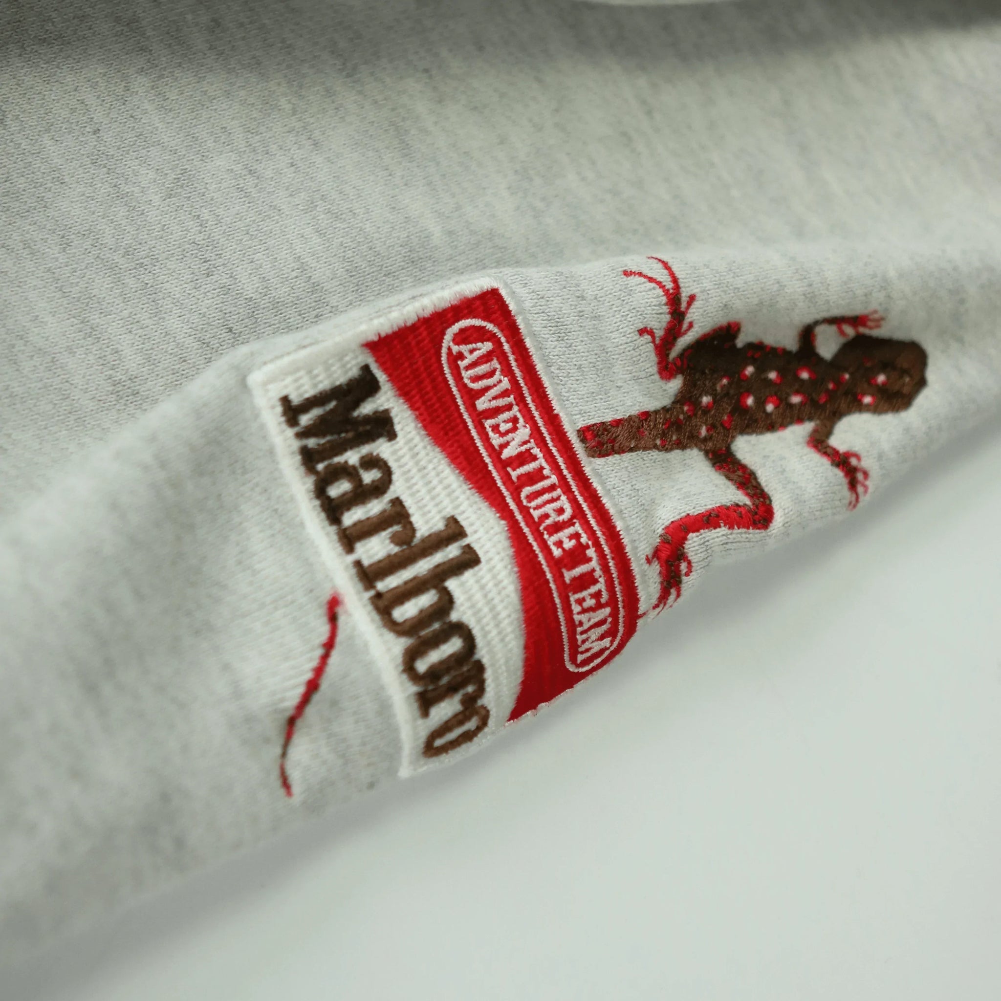 MARLBORO LIZARD CREWNECK (M) | Thrifty Towel